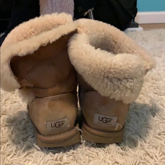 UGG bailey button boots - Picture 3 of 4
